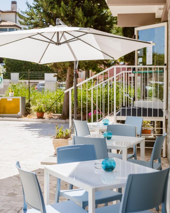 Hotel Villa Del Mare Senigallia Extérieur photo