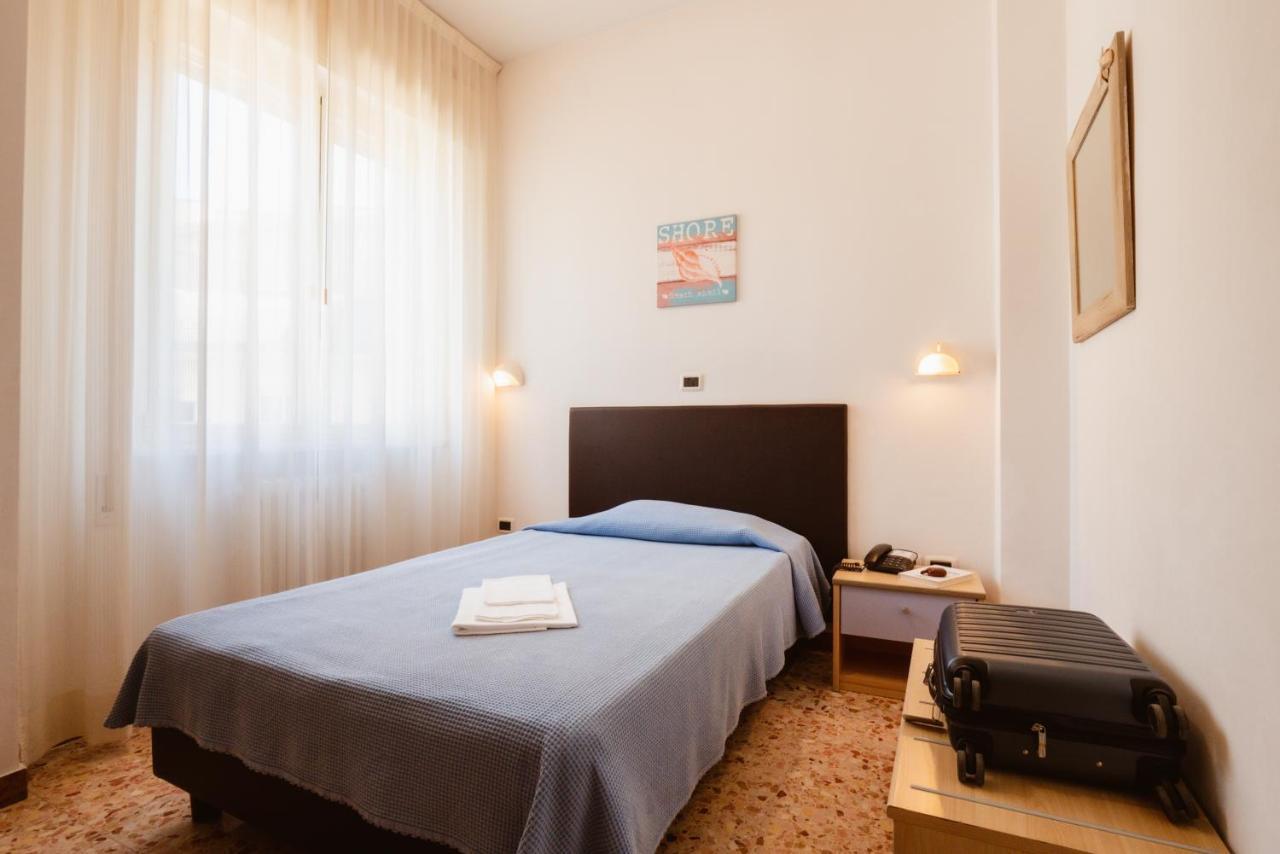 Hotel Villa Del Mare Senigallia Extérieur photo