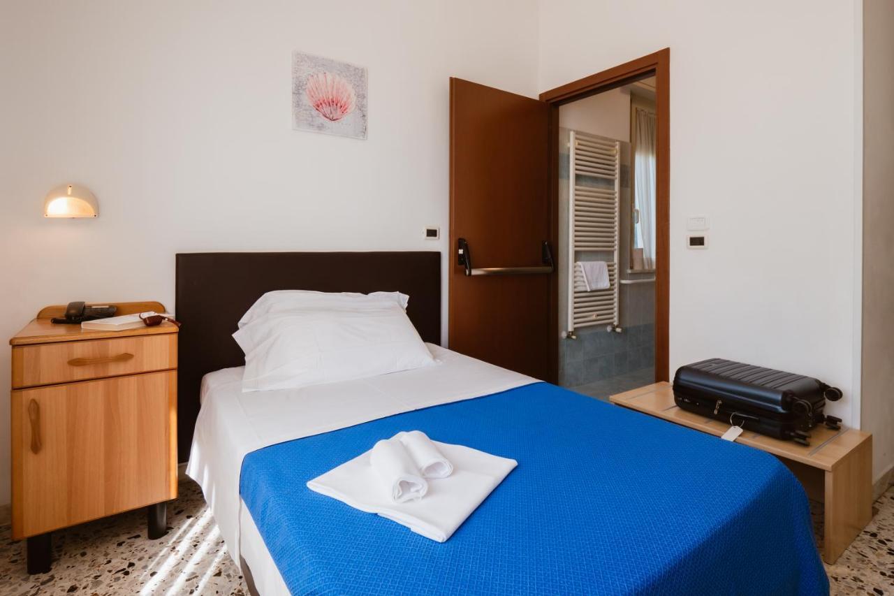 Hotel Villa Del Mare Senigallia Extérieur photo